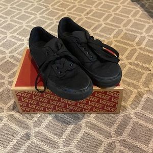 black vans with deluxe comfort